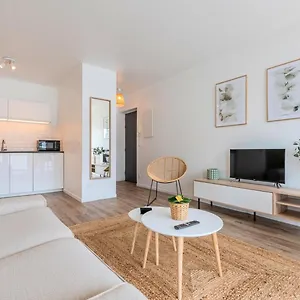 Appartement Europe/flandres Stations With Balcony!